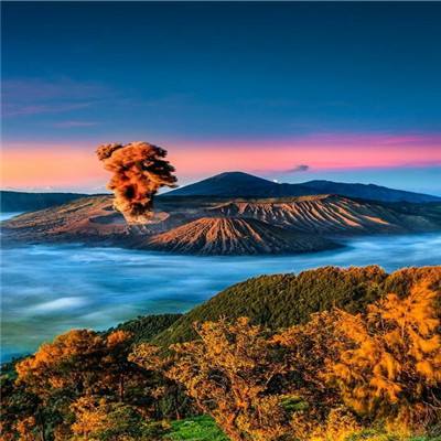 印尼伊布火山发生喷发火山灰柱高达4000米
